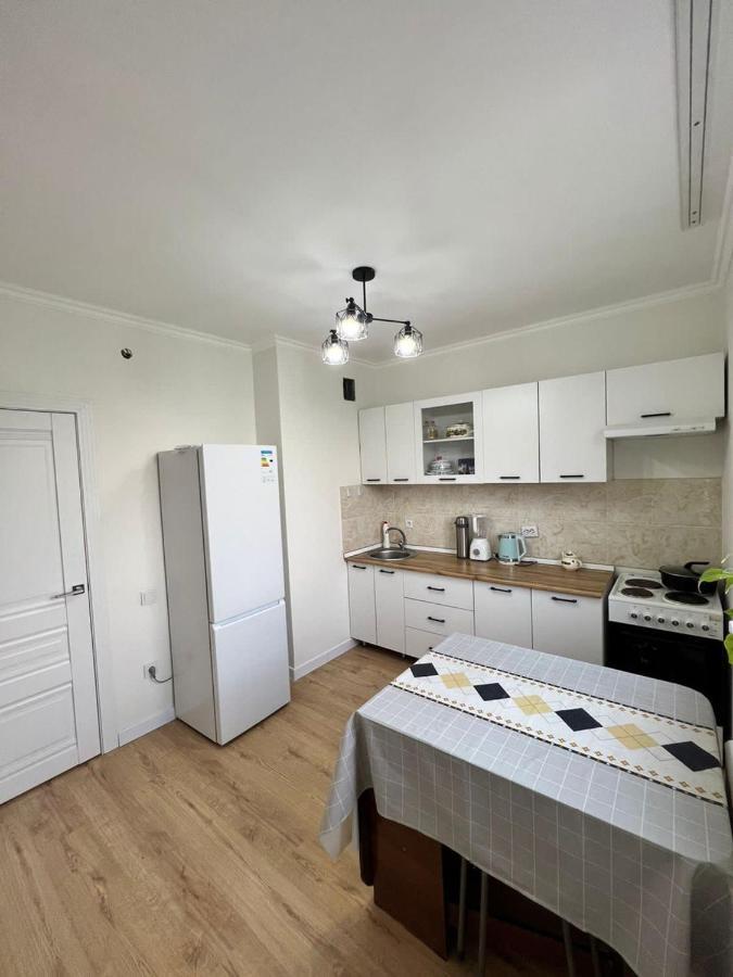 Apartment In Алма Ата Екстериор снимка