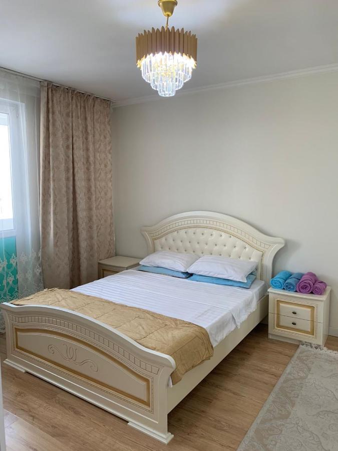 Apartment In Алма Ата Екстериор снимка
